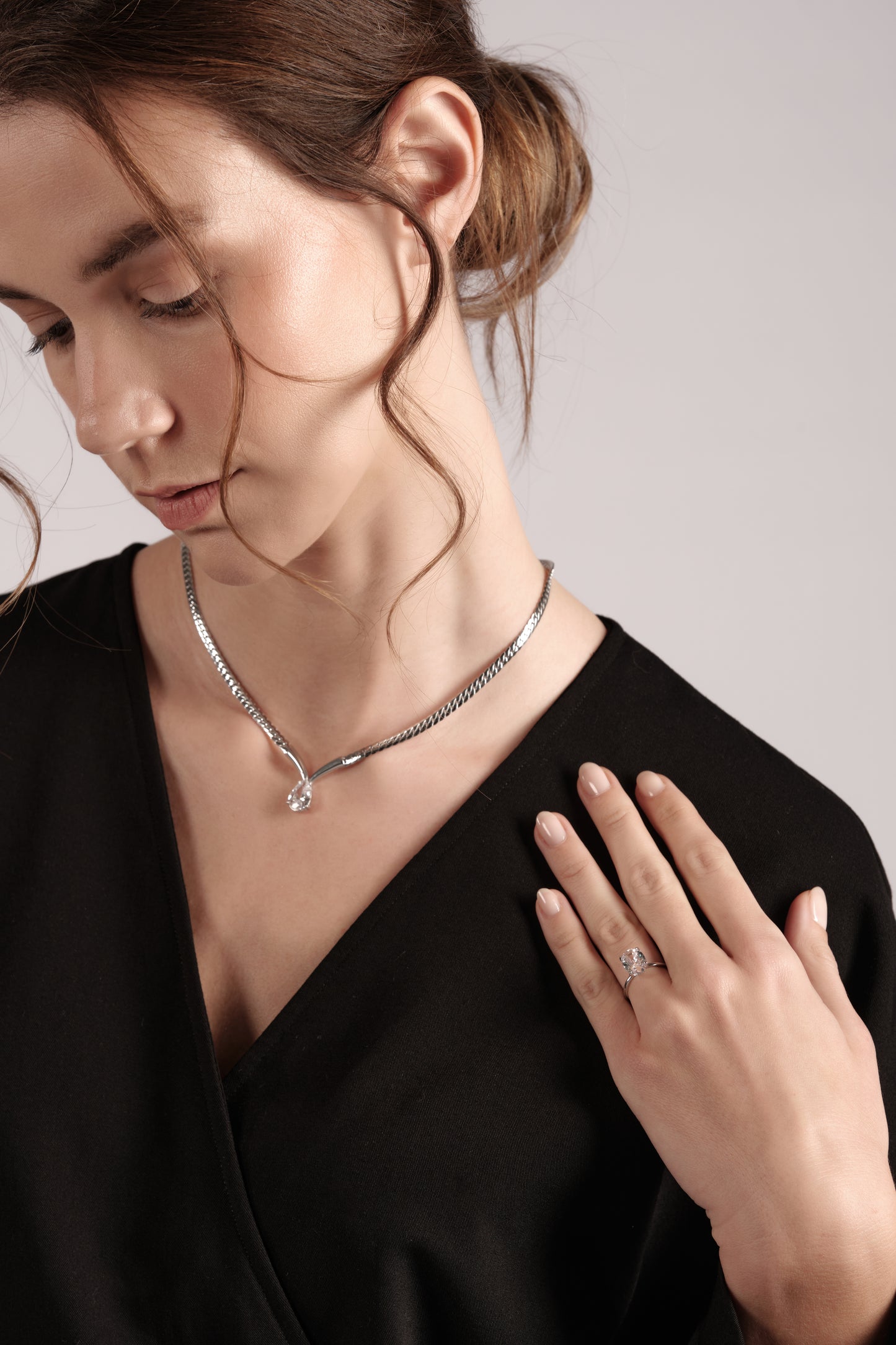 The teardrop de Lumière necklace