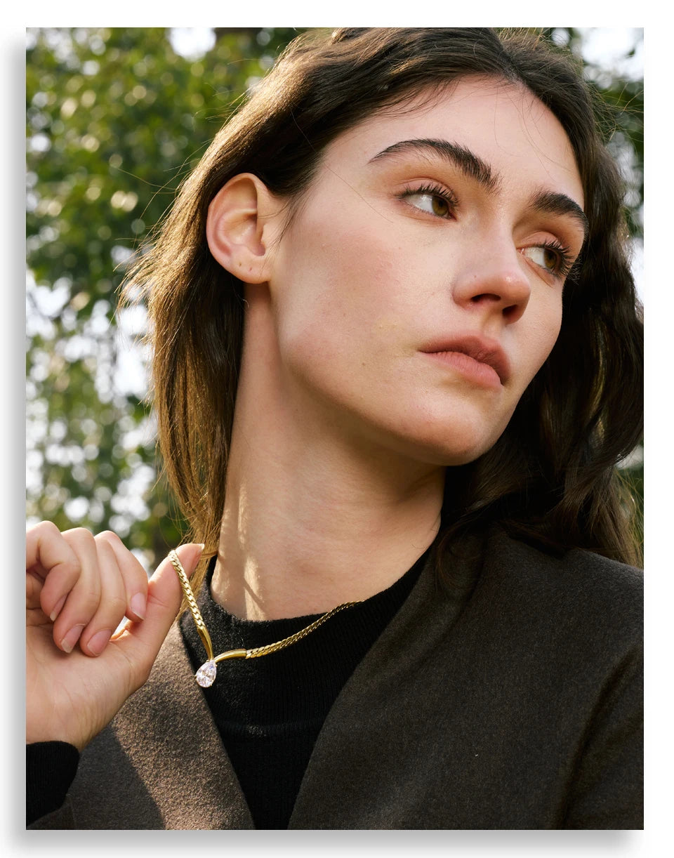 The prestige glow necklace